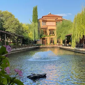 4* Hotel Rritja E Koranit